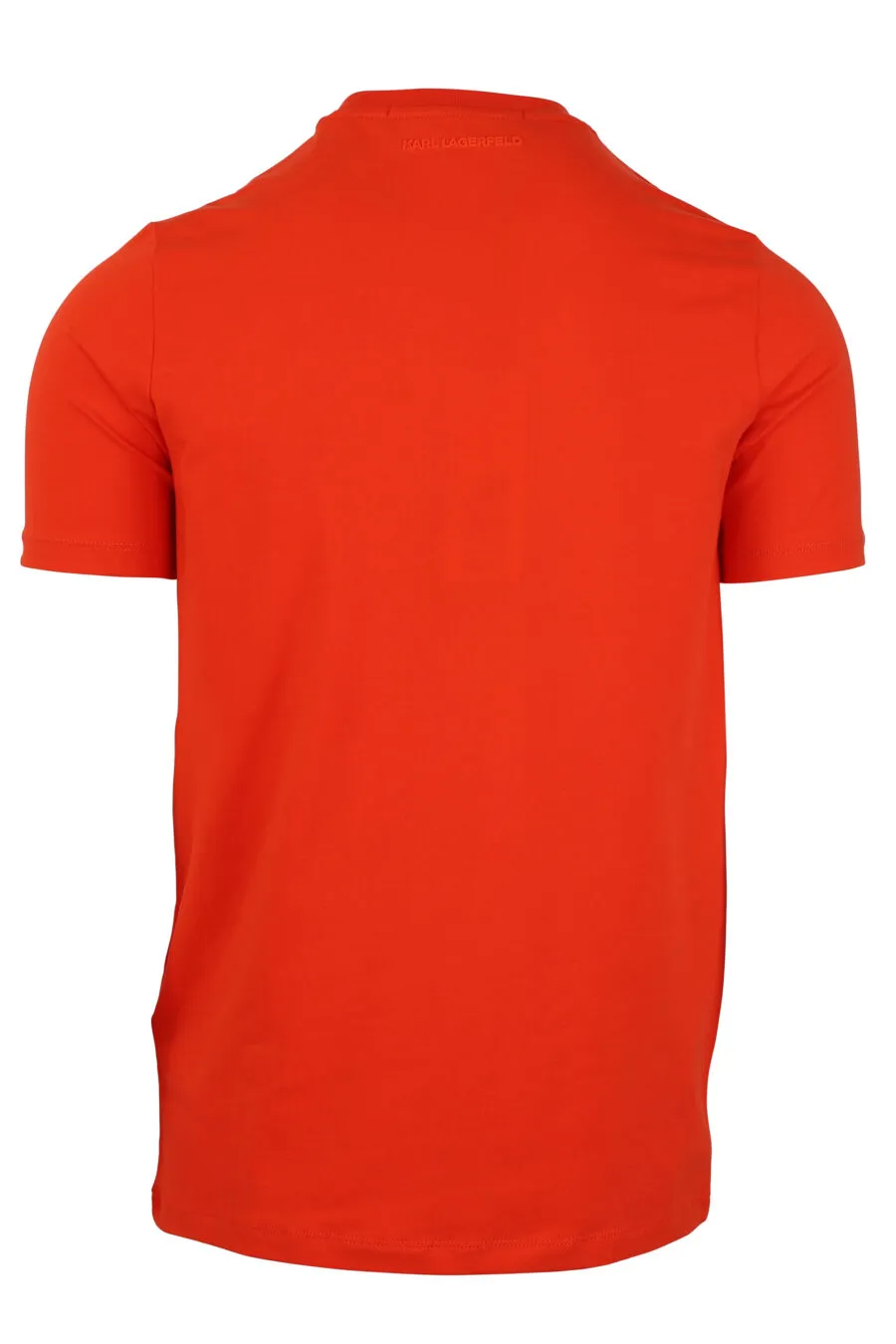 Camiseta naranja con logo de goma