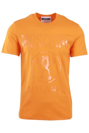 Camiseta naranja con logo doble pregunta