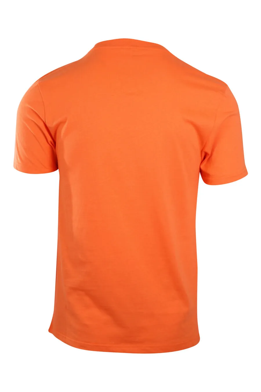 Camiseta naranja con logo en banda en hombros