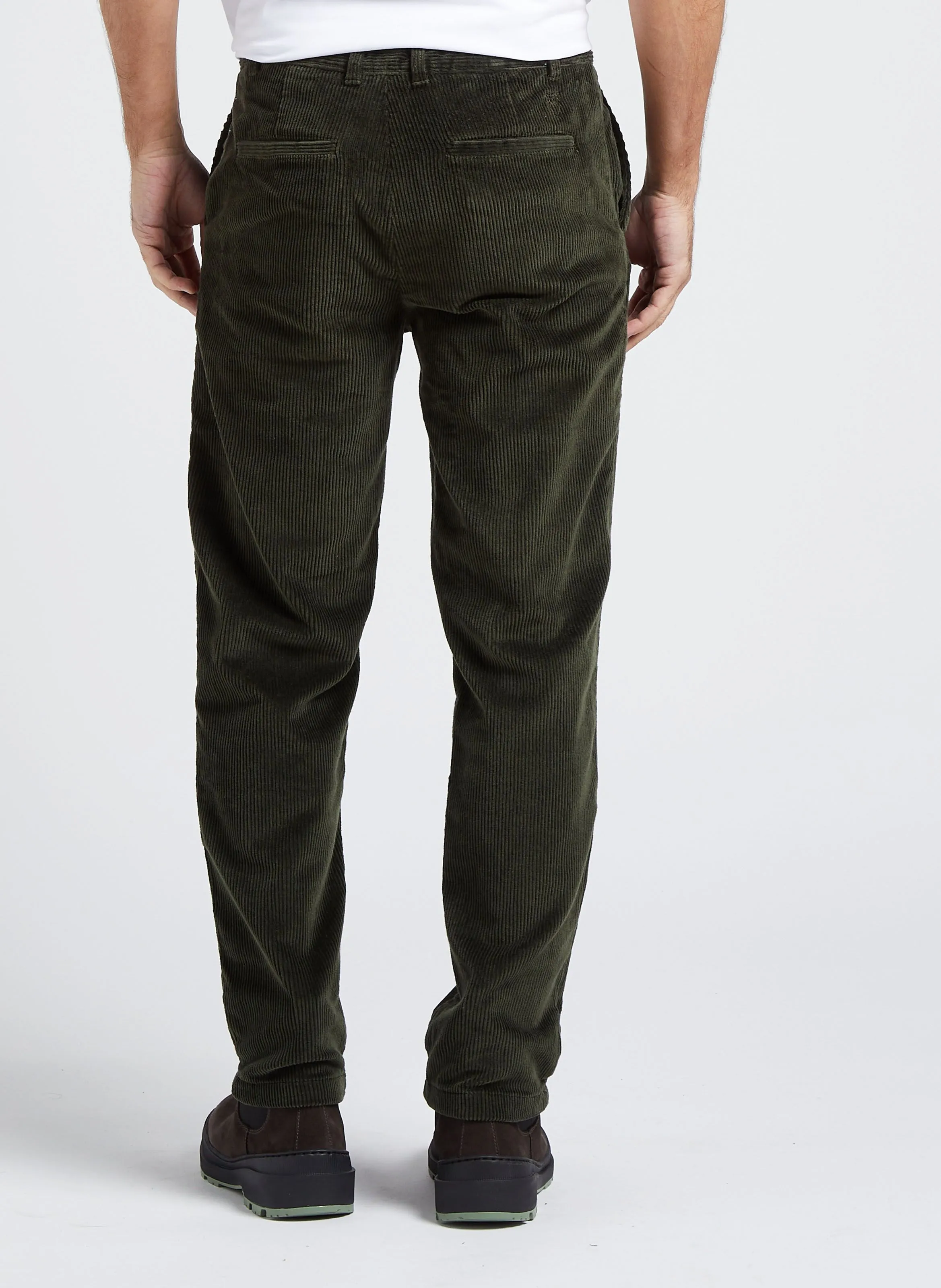 CHUCK - Pantalón chino de terciopelo acanalado en verde