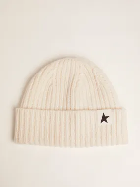 Gorro de lana blanco con estrella negra