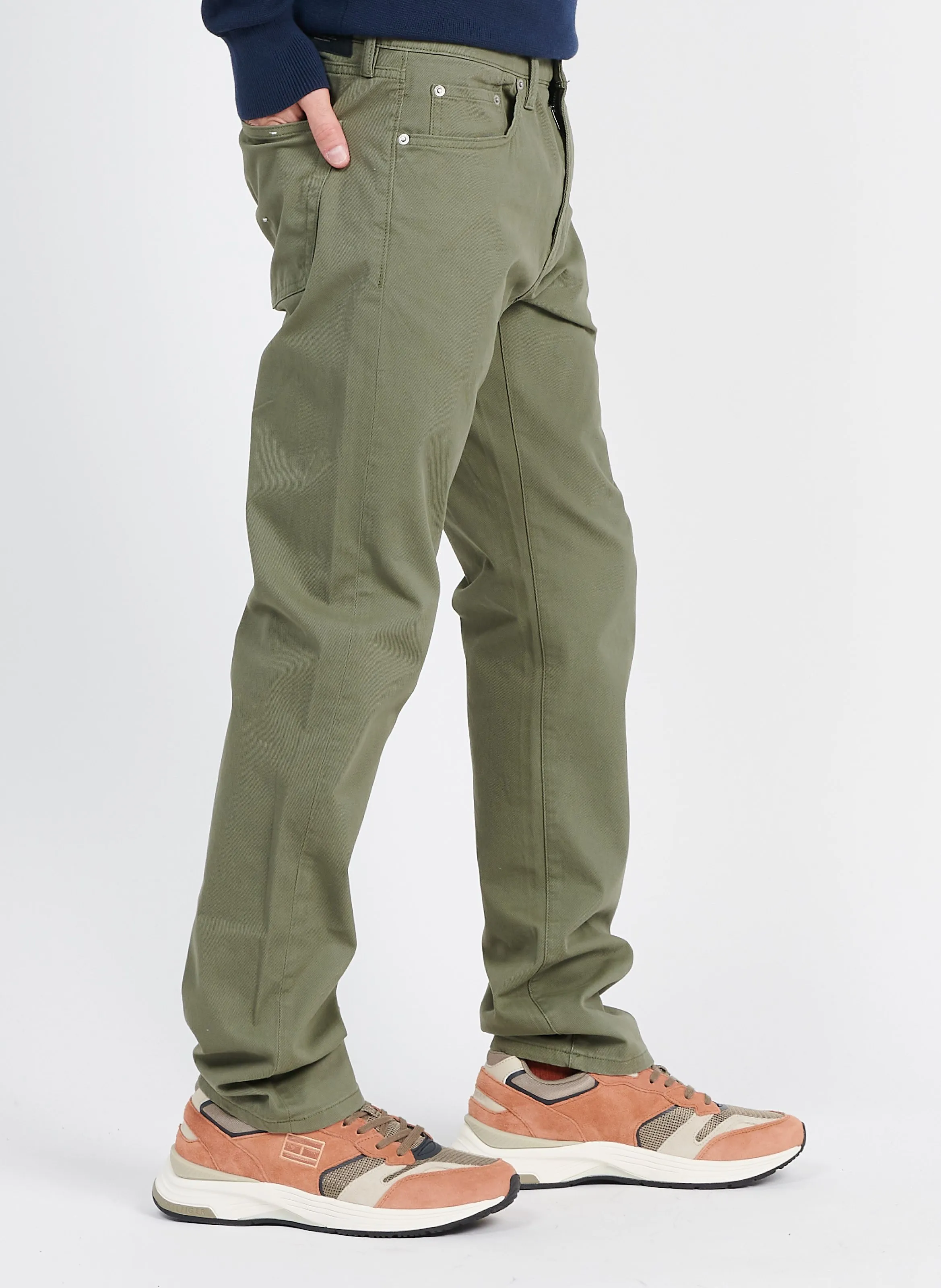 Pantalón slim de algodón en verde