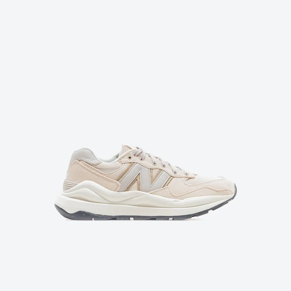 Tenis Casuales Mujer New Balance TD3O Beige