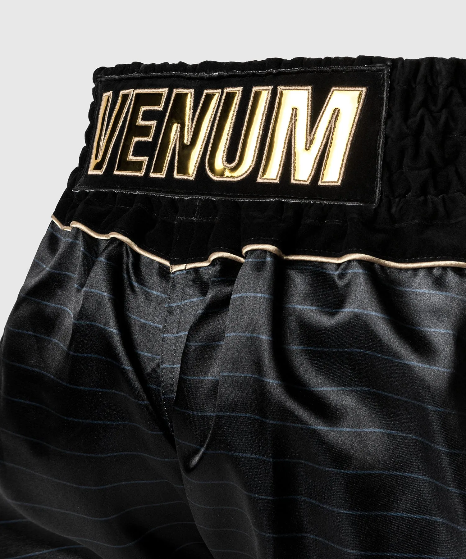 Venum Attack Shorts de Muay Thai - Negro/Gris