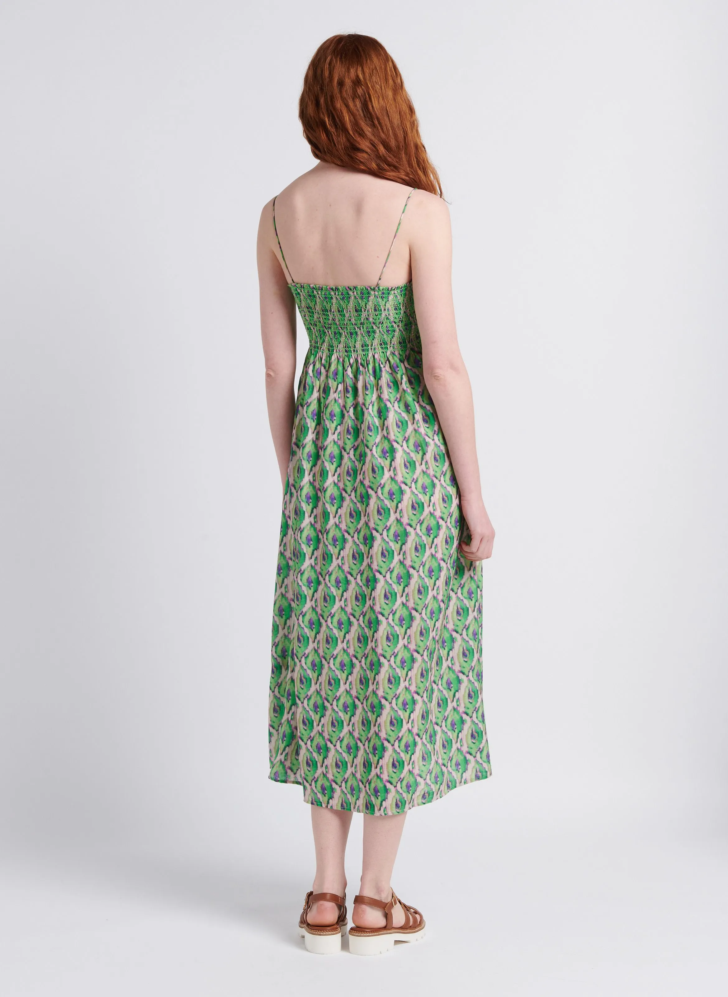 Vestido midi recto estampado con escote cuadrado en verde