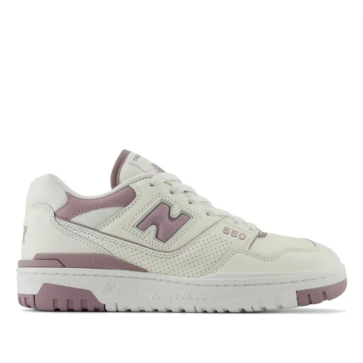 Zapatillas urban New Balance 550 sea salt con ice wine y white