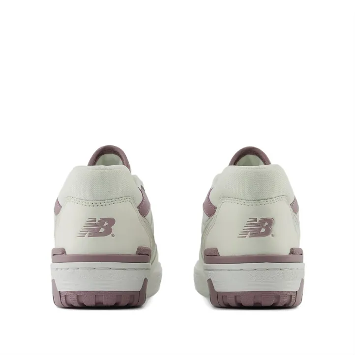 Zapatillas urban New Balance 550 sea salt con ice wine y white